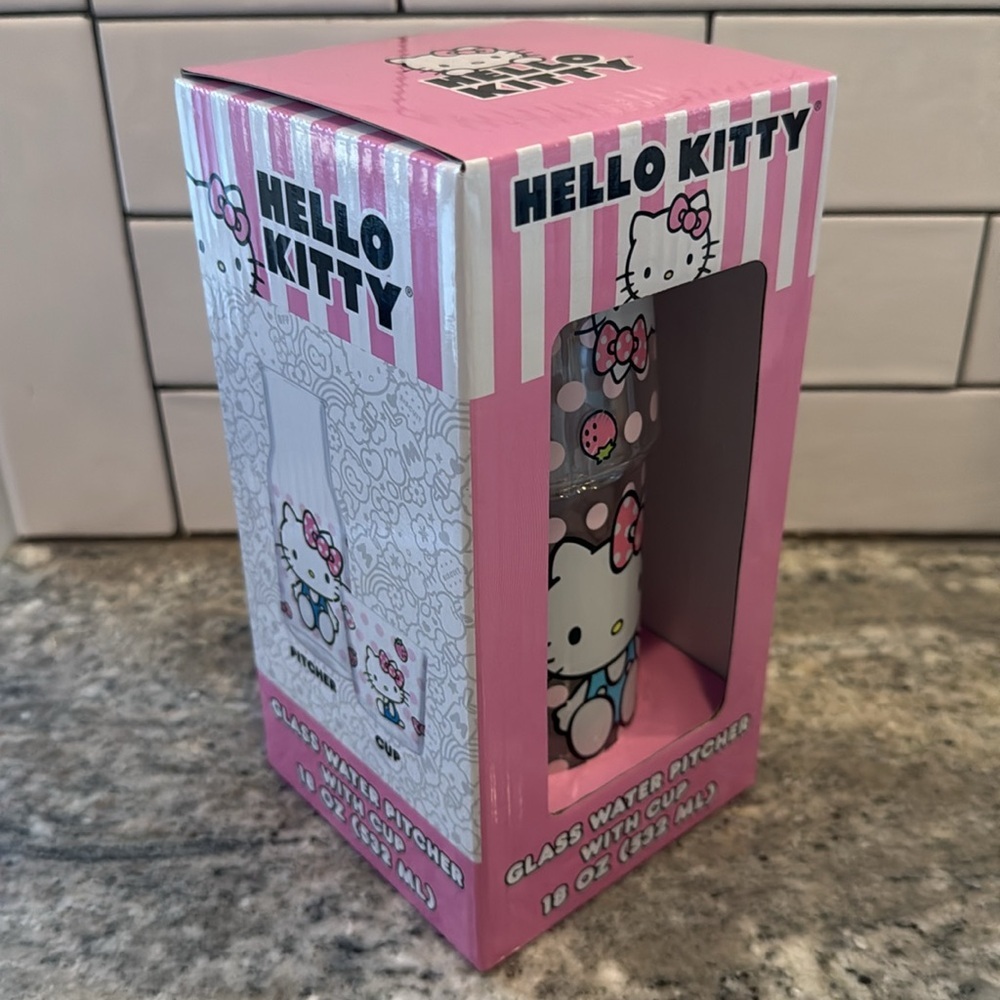 NIB Sanrio Hello Kitty Glass Water Pitcher With Cup 18oz - Picture 4 of 6